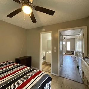 One Bed 1 Bath With Full Kitchen Near Fort Sill ลอว์ตัน Exterior photo