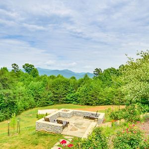 North Carolina Vacation Rental - Yard And Views Nebo Exterior photo