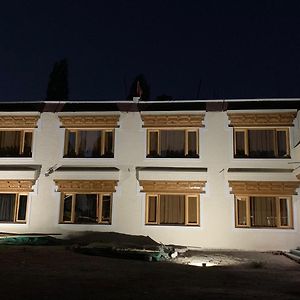 Lardak Guest House เลห์ Exterior photo