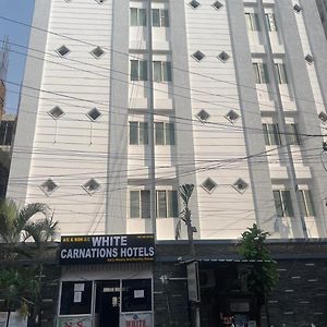 White Carnations Hotel ไฮเดอราบัด Exterior photo