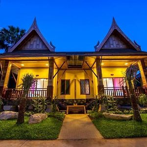 Dusit Phuphaya Resort อ่าวลึก Exterior photo
