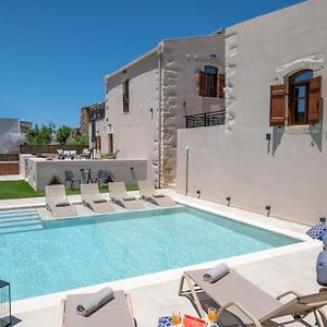 Pavlina Villa , A Hidden Gem With Heated Pool And Ping Pong! Perama  Exterior photo