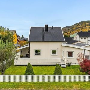 Modern house in secluded central Orkanger ออร์คังเงร์ Exterior photo