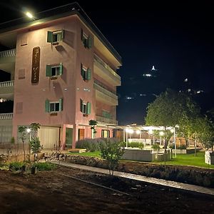 Beit Mirna Guesthouse - เอเดน Exterior photo