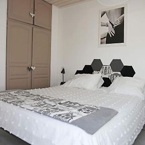 Chambre Triple Sdb Privee Cuisine, Salon Et Coin Repas Partage Hotel Ferques Exterior photo