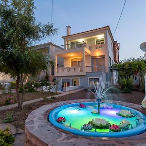 3-Br Sea View Villa With Garden In Mytilene Exterior photo