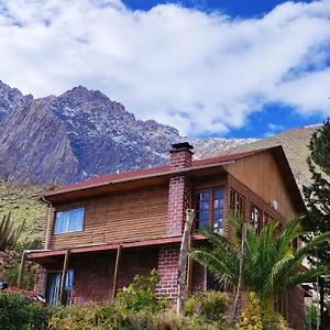 Hermosa Casa Familiar Para 8 Personas Con Tinaja-Cochiguaz Valle De Elqui Guest House ไปวาโน Exterior photo