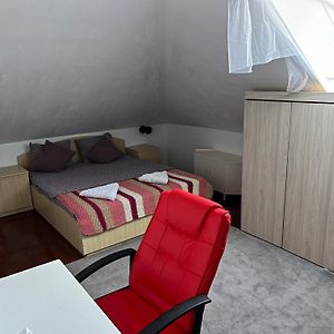 2 Rooms Apartment Airy & Bright Bucium View ยาช Exterior photo