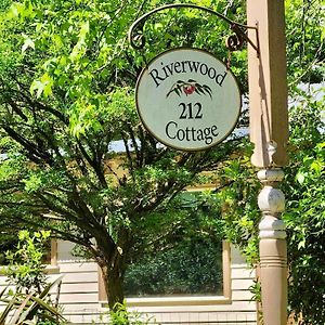 Riverwood Cottage, Accessible Accommodation วอร์เบอร์ตัน Exterior photo