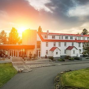 Gistihusith - Lake Hotel เอยิลส์สตาดีร์ Exterior photo