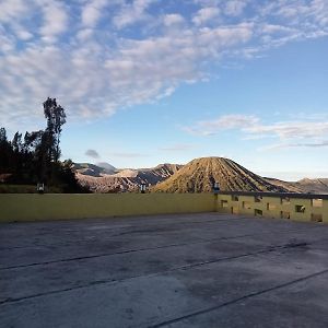 Tengger Indah Seruni Bromo Hotel โปรโบลิงโก Exterior photo