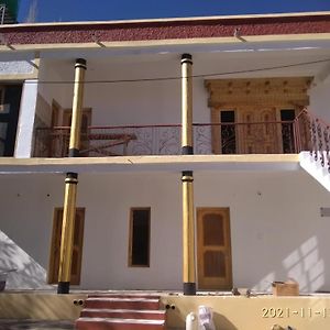 Kunsal Yourdum Homestay Ladakh By Lexstays เลห์ Exterior photo