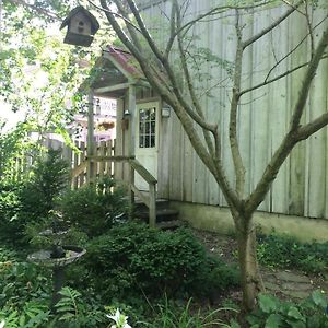 Carriage House Hideaway In Center Of Chestertown Apartment Exterior photo