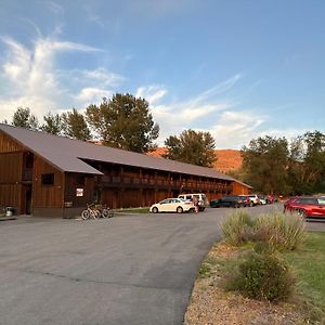 Methow River Lodge วินทรอป Exterior photo