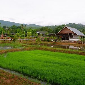 นอกชานมีนา Hotel จอมทอง Exterior photo