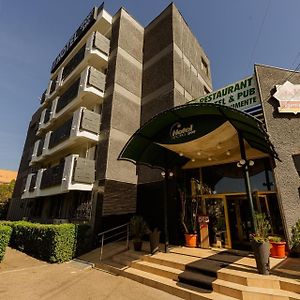 Hotel Sport B90 บูเซา Exterior photo