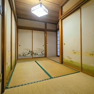 Tatami House 3Minutes From Keisei Usui Station 35Minutes From Narita Airport 52 Minutes From Asakusa 50 Minutes From Oshiage 75Minutes From Ginza Apartment ซากุระ Exterior photo