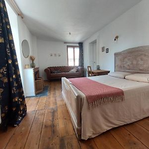 Chambre De Charme Avec Vue Et Piscine Bed & Breakfast Villebois Exterior photo