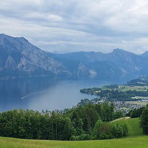 Luxurioeses Apartment Mit Garten & Terrasse In Der Naehe Vom See Im Schoenen Salzkammergut กมุนเดน Exterior photo