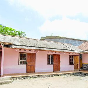 Oyo 93395 Pondok Wisata Sekar Kemuning Hotel ยอกยาการ์ตา Exterior photo