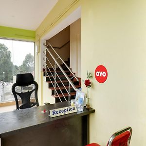 Hotel O Gayathri Lodging & Boarding บังกาลอร์ Exterior photo