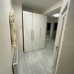 Fine Apartament Apartment คีชีเนา Exterior photo