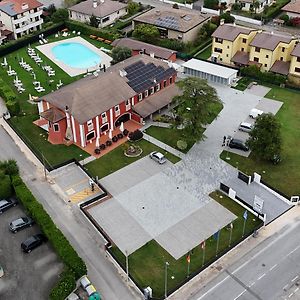 Hotel Residence - Il Giardino Del Cigno ลาติสซานา Exterior photo