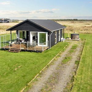 4 Person Holiday Home In Harbo Re Harboor Exterior photo