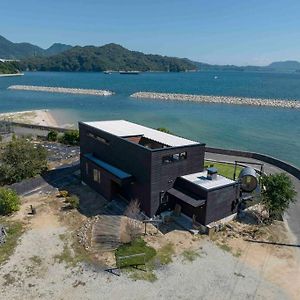 Incense Beachfront Villa อิมาบาริ Exterior photo