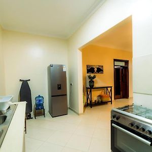 Julz Place 3 Bedroom Apartment Bukasa Muyenga คัมพาลา Exterior photo