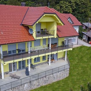 Yellow House Grabrovec Apartment เมทลิกา Exterior photo