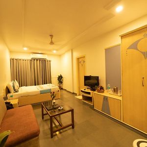 Hotel Meliorate Ratnalok Pimpri-Chinchwad Exterior photo