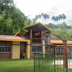 Pajaros Y Mariposas Casa Campestre Villa La Rochela  Exterior photo