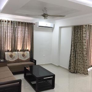 Luxurious 2 Bedroom Apartment In Thiruvalla Town ทิรูวัลละ Exterior photo