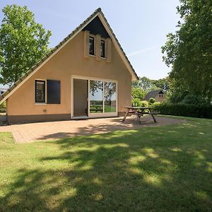 Spacious Bungalow Near The Frisian Lakes Villa Sondel Exterior photo