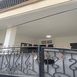 Oyo 94169 Flamboyan Harapan Indah Hotel เบกาซิ Exterior photo