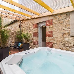 Charmant Duplex Avec Jacuzzi Guingamp Centre Apartment Exterior photo