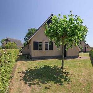 Spacious 4-Person Bungalow Near The Frisian Lakes Villa Sondel Exterior photo