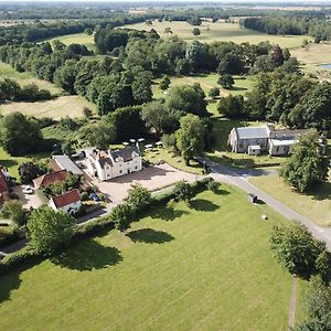 The Bedingfeld Arms Hotel สวอฟแฟม Exterior photo