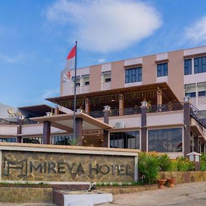 Hotel Mireya Sorowako Exterior photo