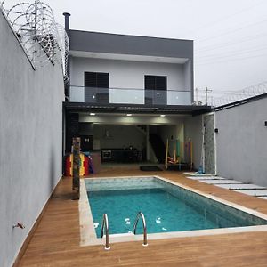 Sobrado Novo E Lindo Com Piscina Villa เซาโจเซดอสกัมปอส Exterior photo