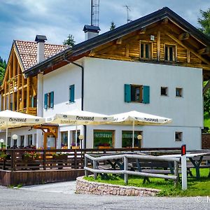 Rifugio Viote Hotel วาซอน Exterior photo