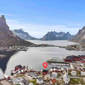 Reine Front View - Mountain & Seaview Villa Exterior photo