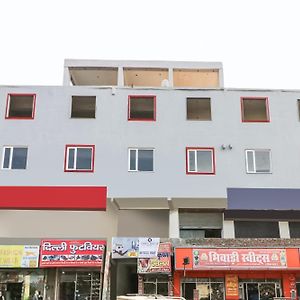 Townhall Hotel Bhiwadi Exterior photo