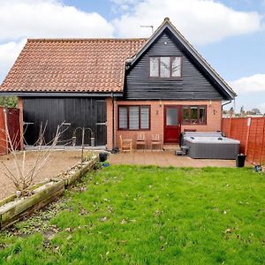 Riverside Cottage Loddon Exterior photo