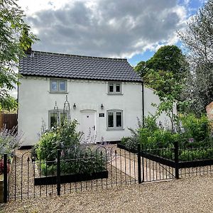 Church Cottage Thurlton Exterior photo