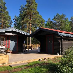 Timber Cottages With Jacuzzi And Sauna Near Lake Vaenern คาร์ลสตัด Exterior photo