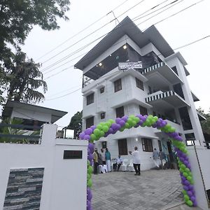 San Residency, Kozhikode - Calicut Apartment Varakal Exterior photo