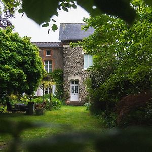 Maison D'Hotes La Bien-Aimee Bed & Breakfast Montrevault Exterior photo