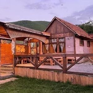 Особняк Hotel วานาดเซอร์ Exterior photo